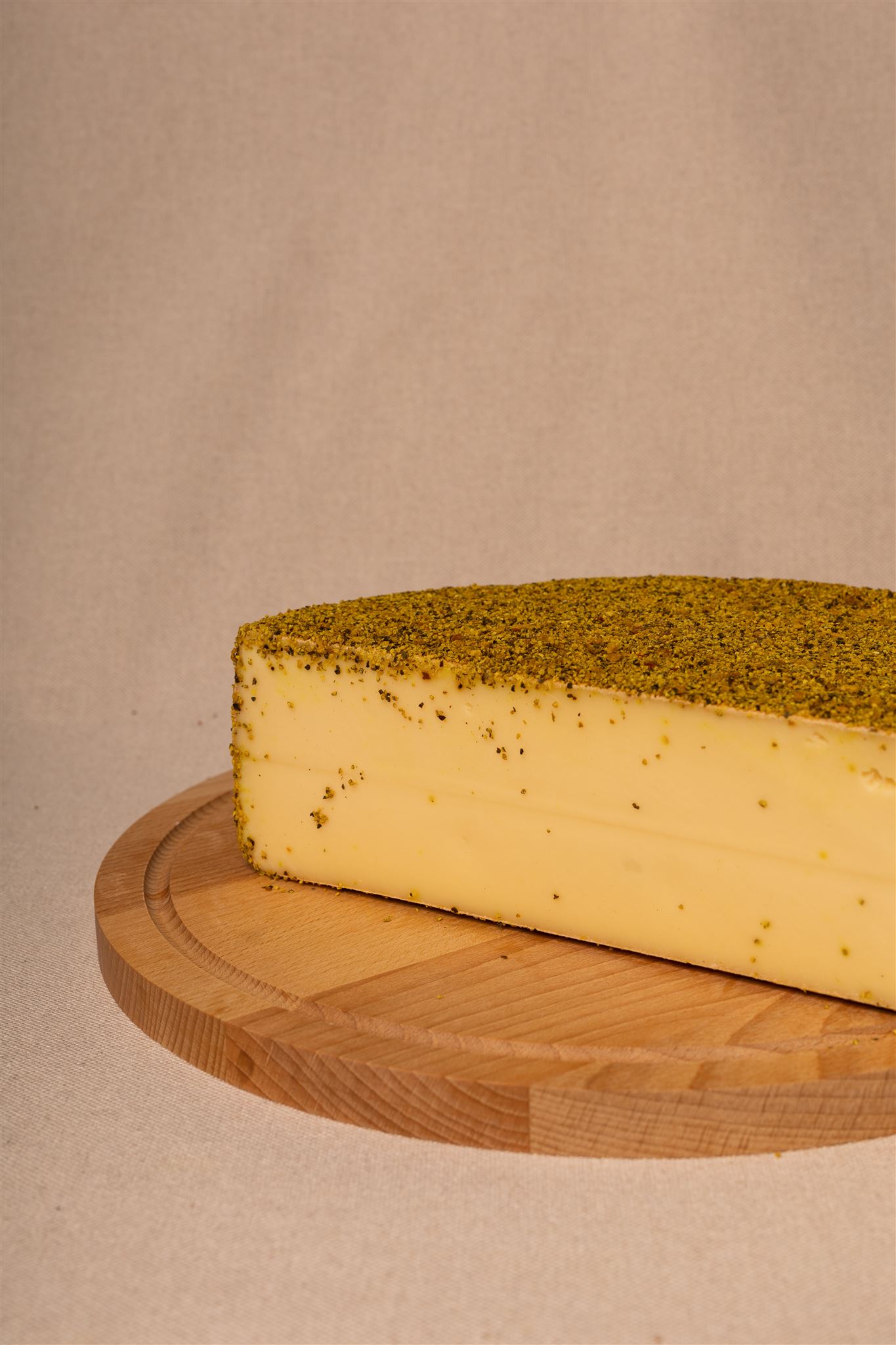 Ser niemiecki alpejski z pieprzem cytrynowym